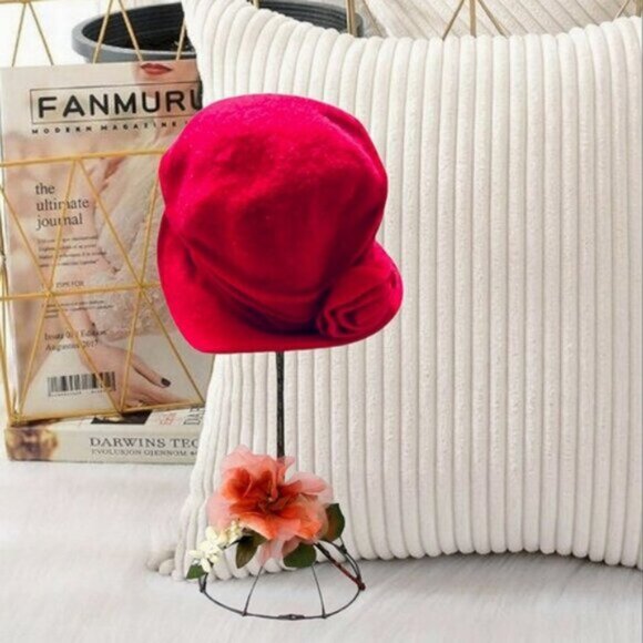 True Vintage Red Wool Cloche Hat with Flower Accent - Picture 4 of 16